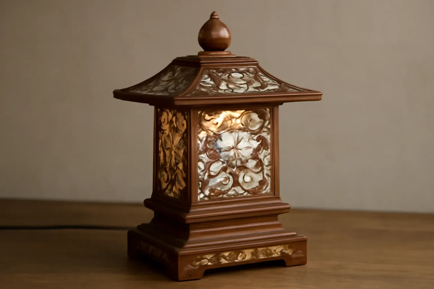Đèn thờ gỗ khảm trai tinh xảo